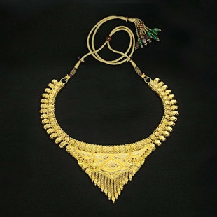 Manashi Nivara Lappa Gold Necklace