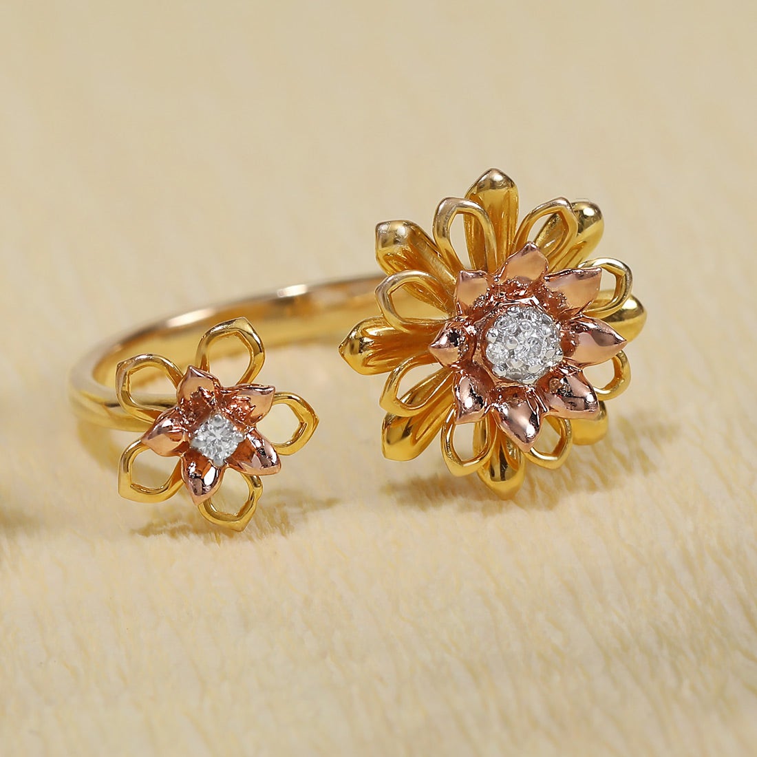 Blooming Gardenia Diamond Gap Ring