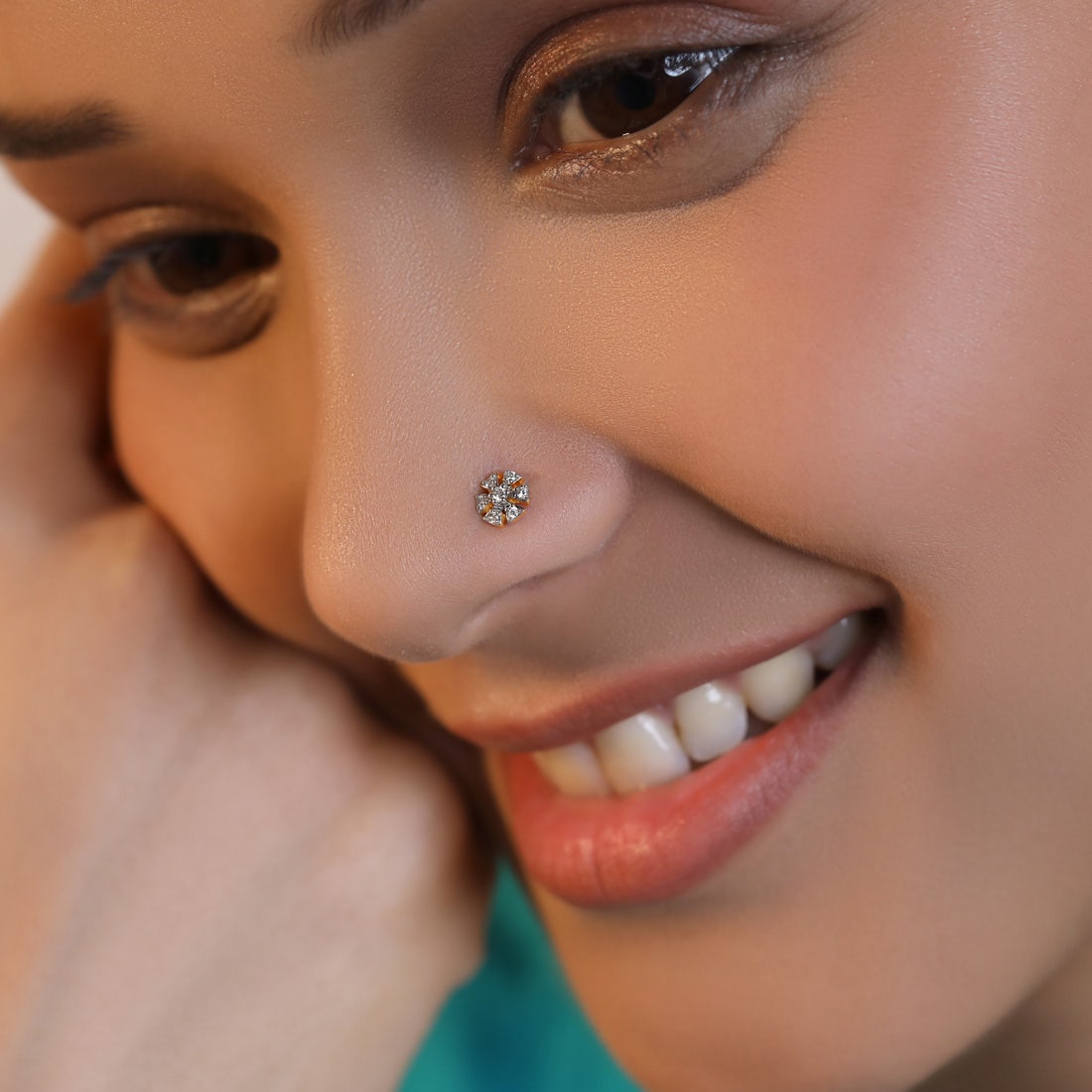 Aurora Diamond Nose pin