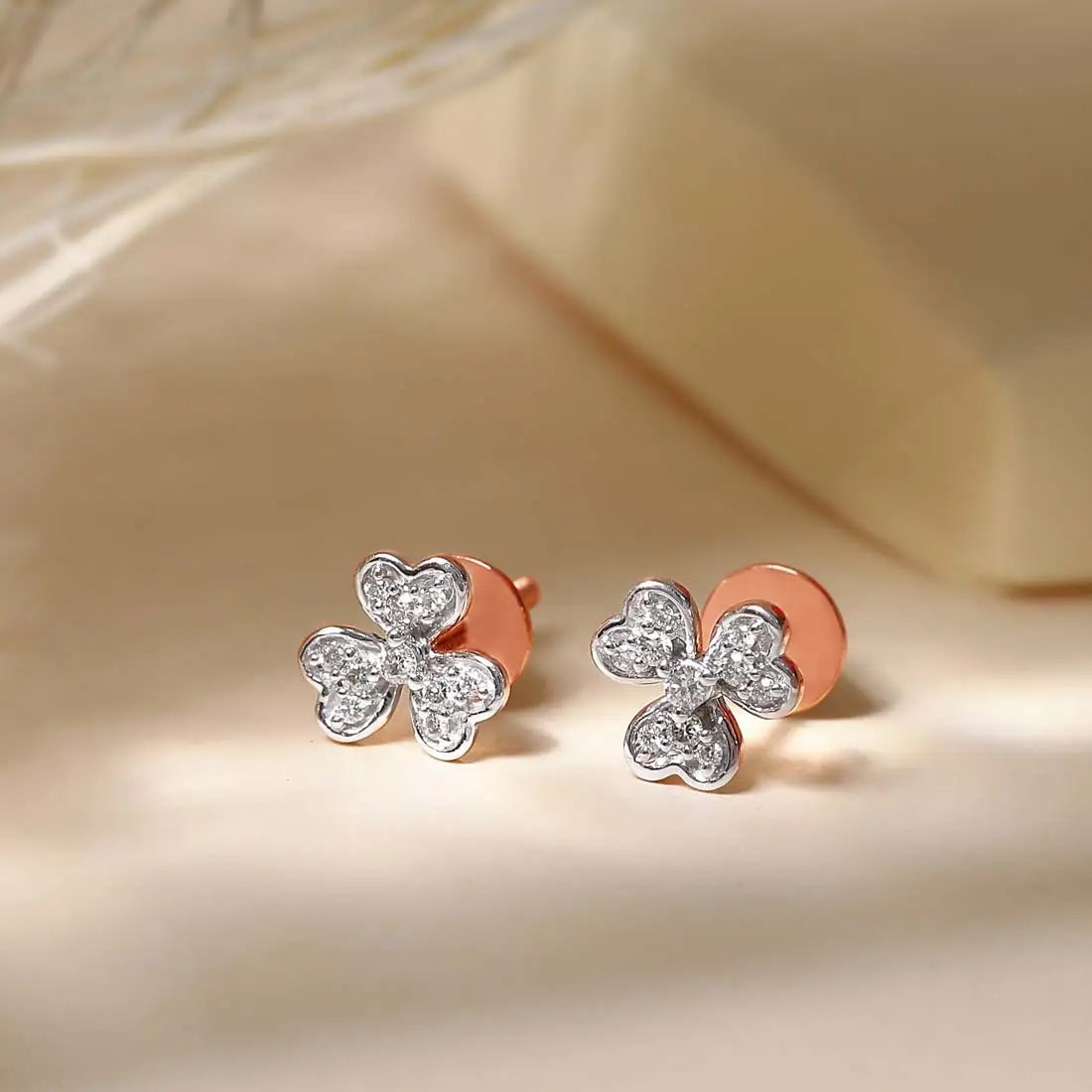 Hanvika Diamond Earrings