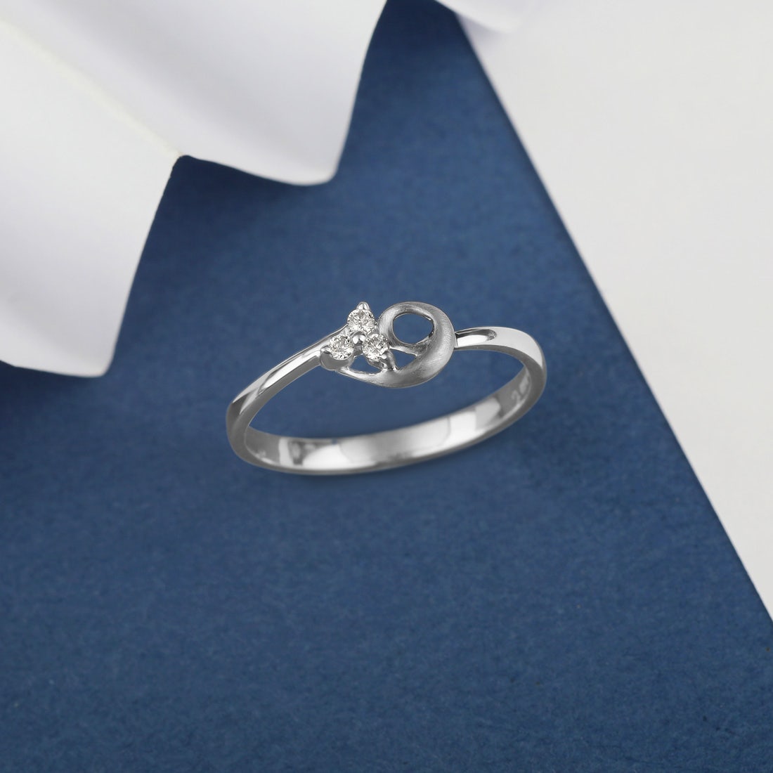 Aathi Platinum Diamond Ring