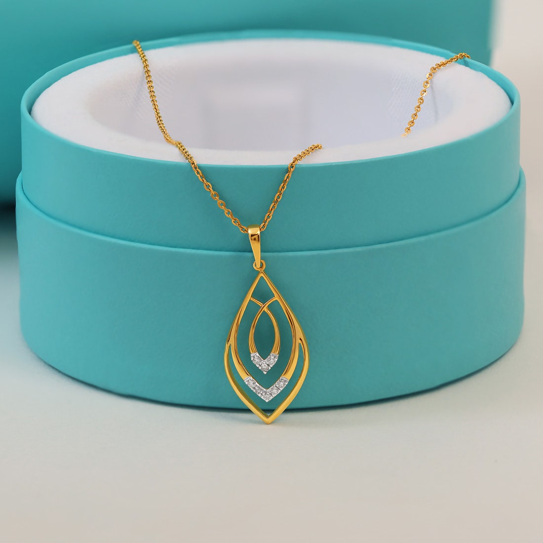 Leaf Illusion Diamond Pendant