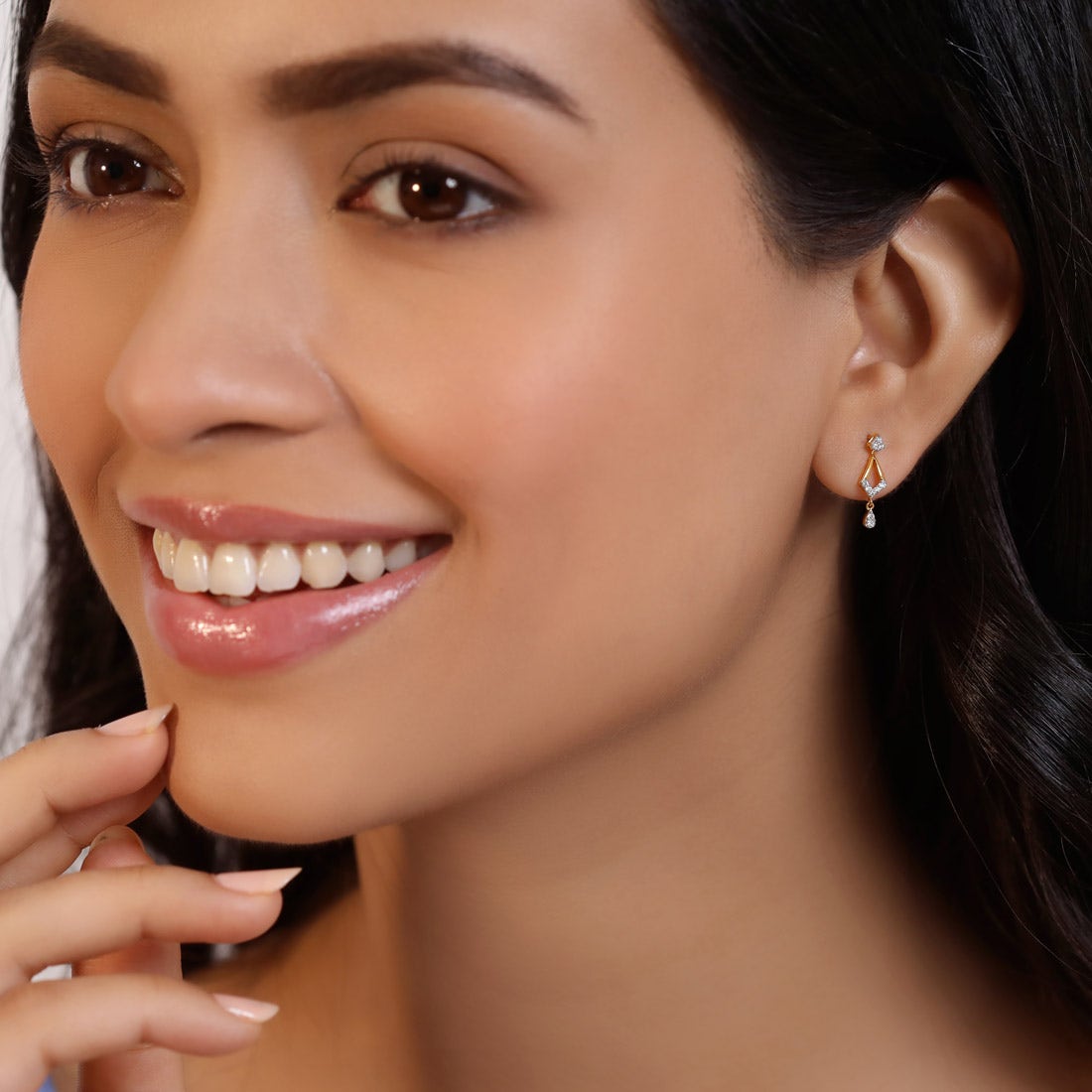 Subtle Art Diamond Dangle Earrings