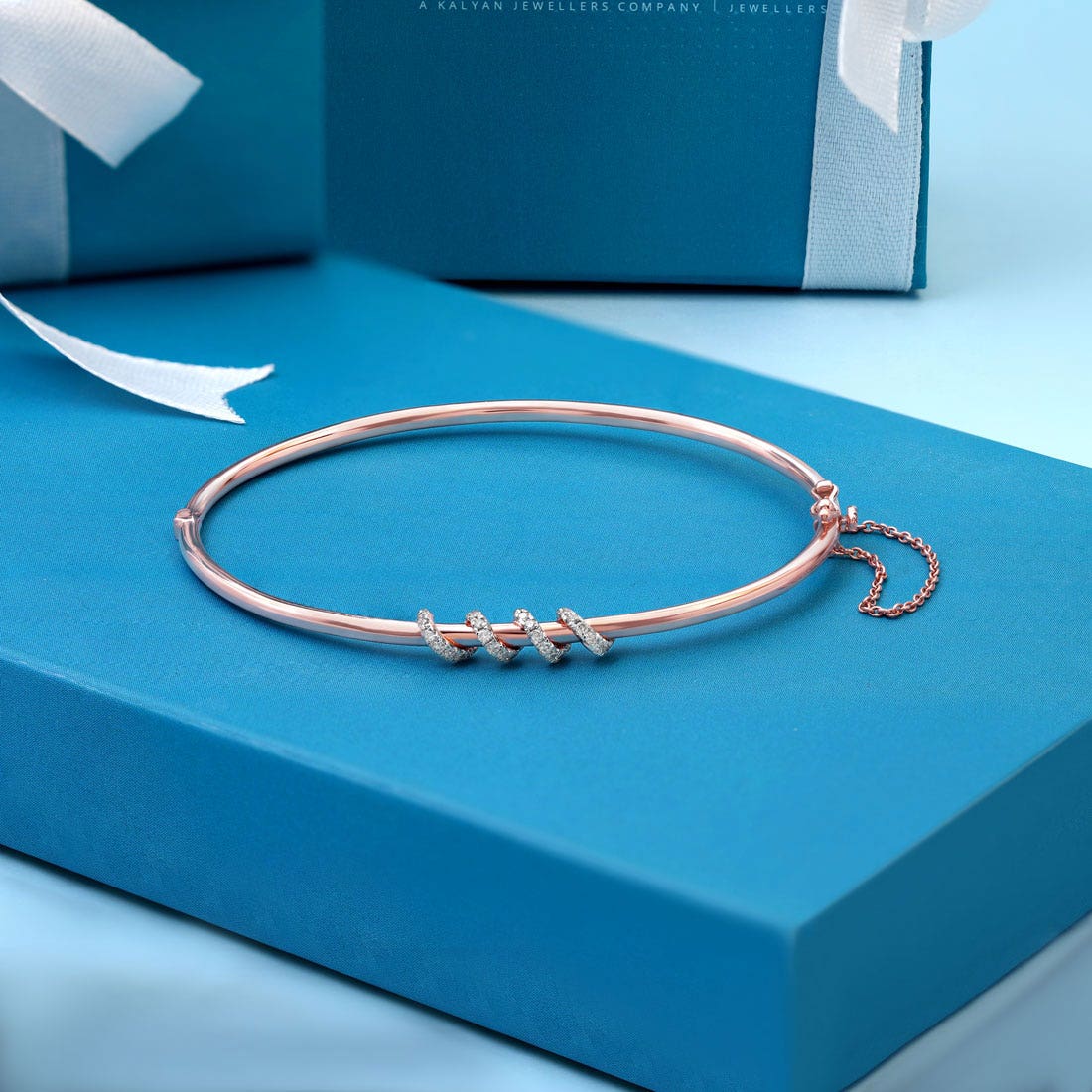 Tendril Diamond Oval Bracelet