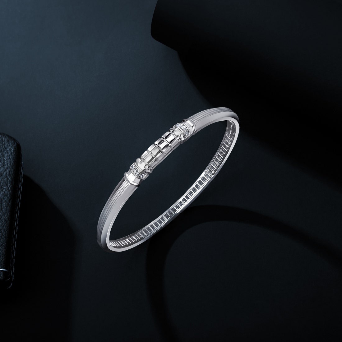 Fenil Platinum And Diamond Kada