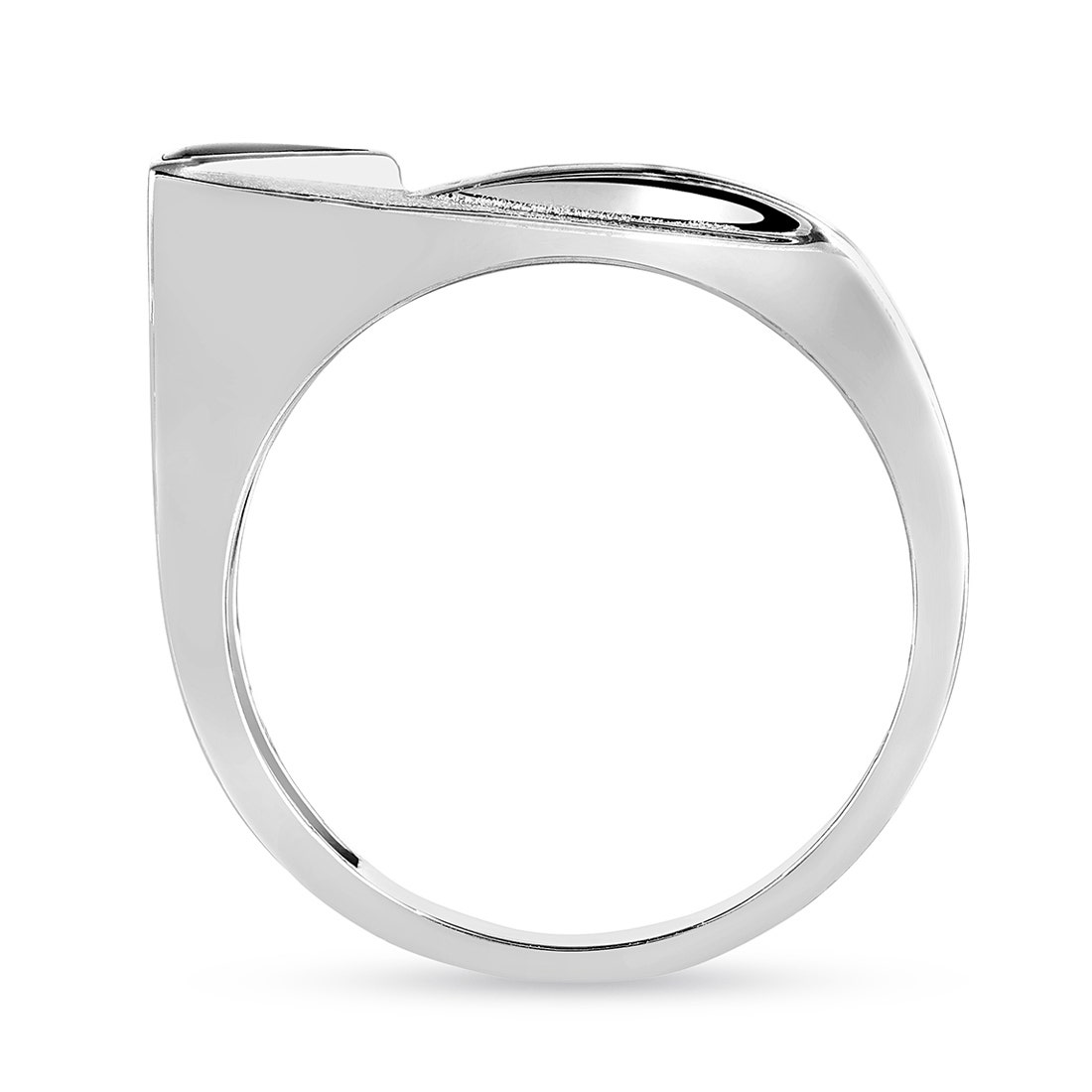 Desirable Platinum And Diamond Ring