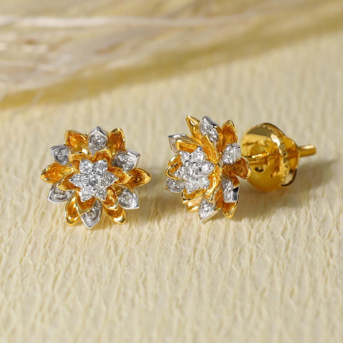 Calyxo Diamond Earrings