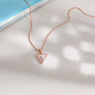Trangle Nayelle Diamond Pendant With Chain